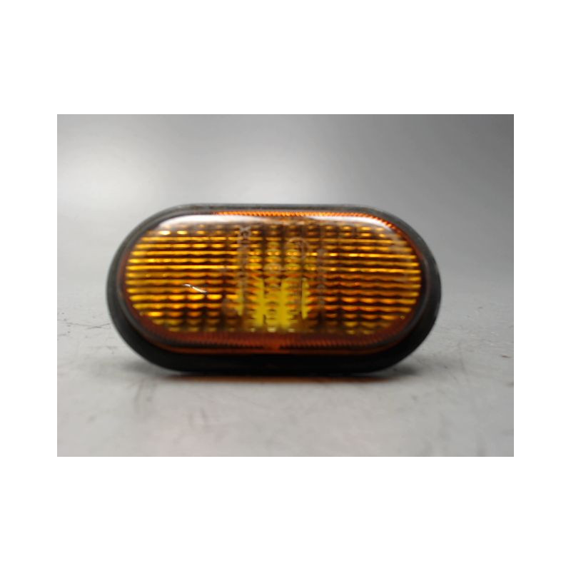 REPETITEUR AILE DROIT RENAULT MEGANE
