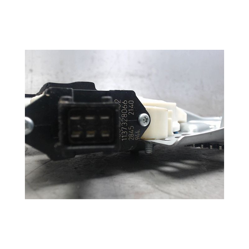 MECANISME+MOTEUR LEVE-GLACE AVANT DROIT OPEL VECTRA 2005-