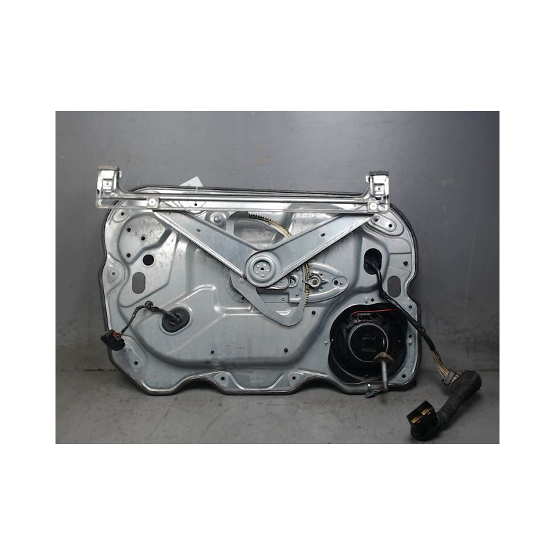 MECANISME+MOTEUR LEVE-GLACE AVANT DROIT FORD FOCUS 2008-