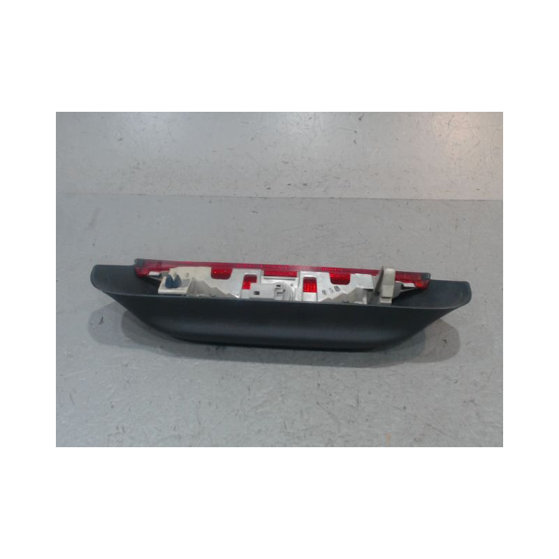 FEUX STOP SUPPLEMENTAIRE TOYOTA YARIS