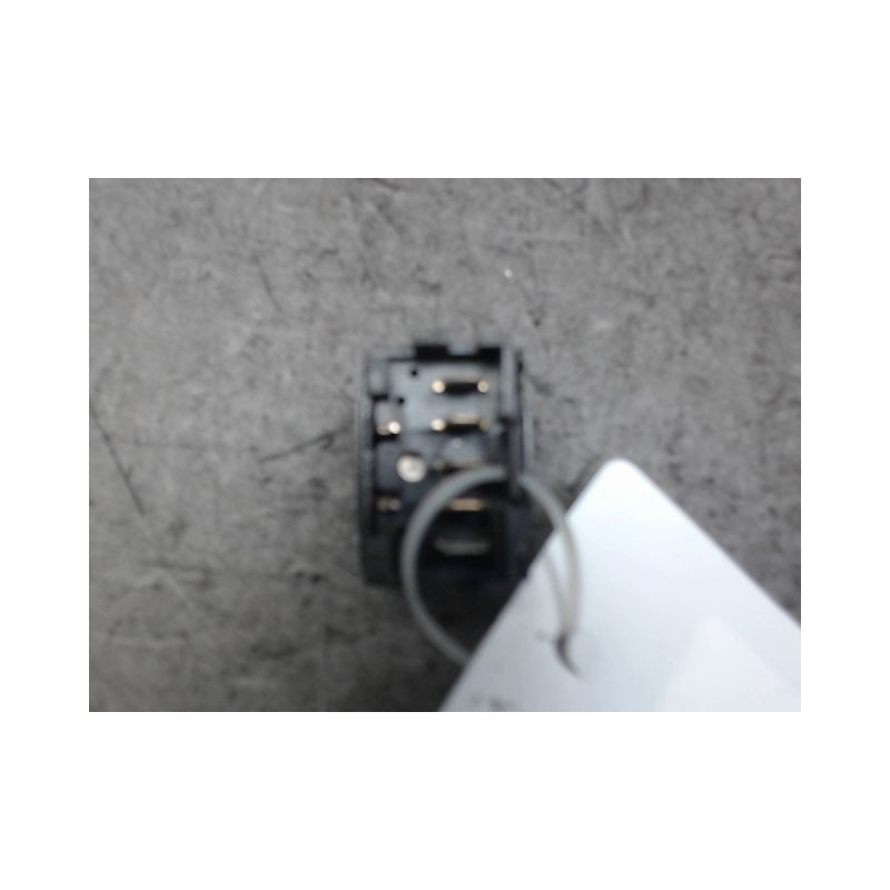 COMMANDE LEVE-GLACE PORTE AVD PEUGEOT 806 94-2001