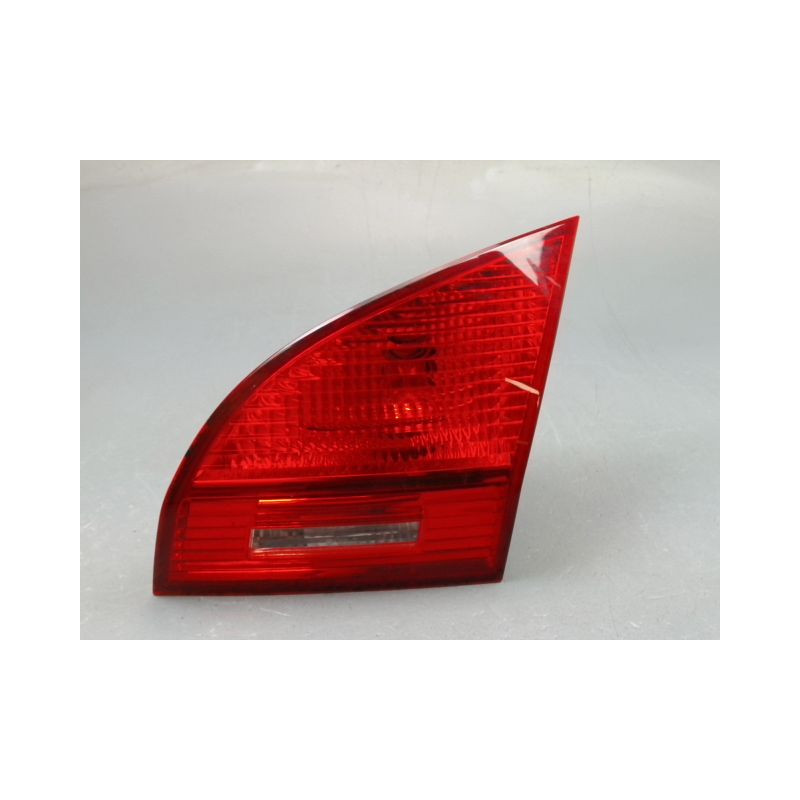 FEU ARRIERE INTERIEUR DROIT KIA VENGA 09-