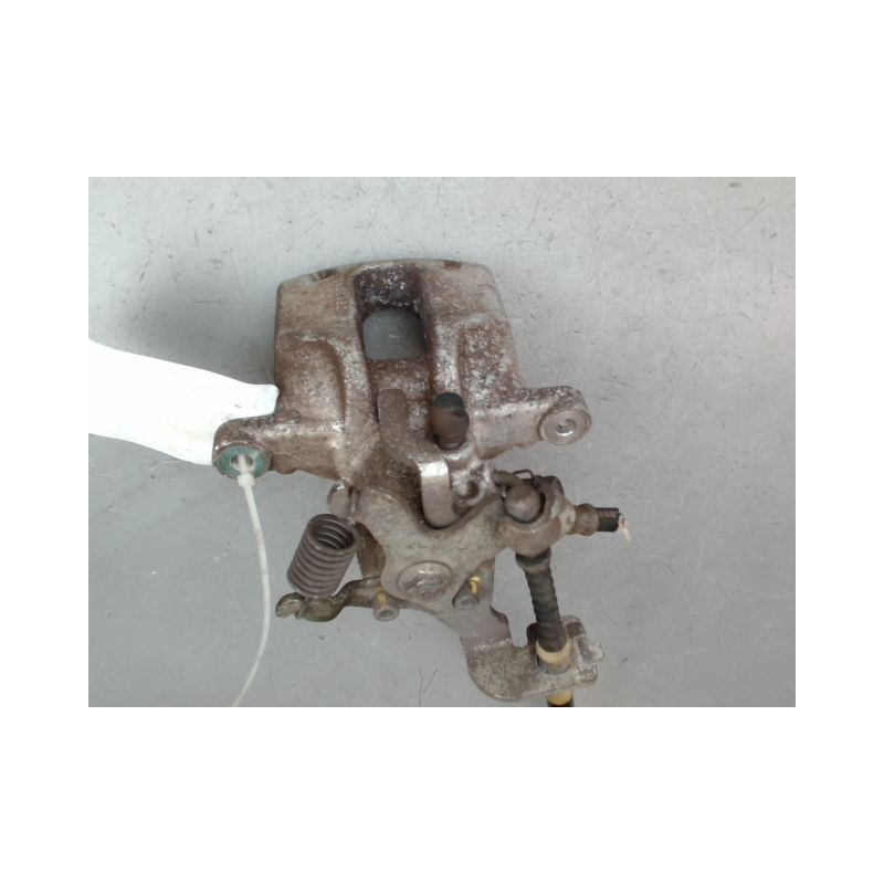 ETRIER DE FREIN ARRIERE GAUCHE TOYOTA AURIS 2010-