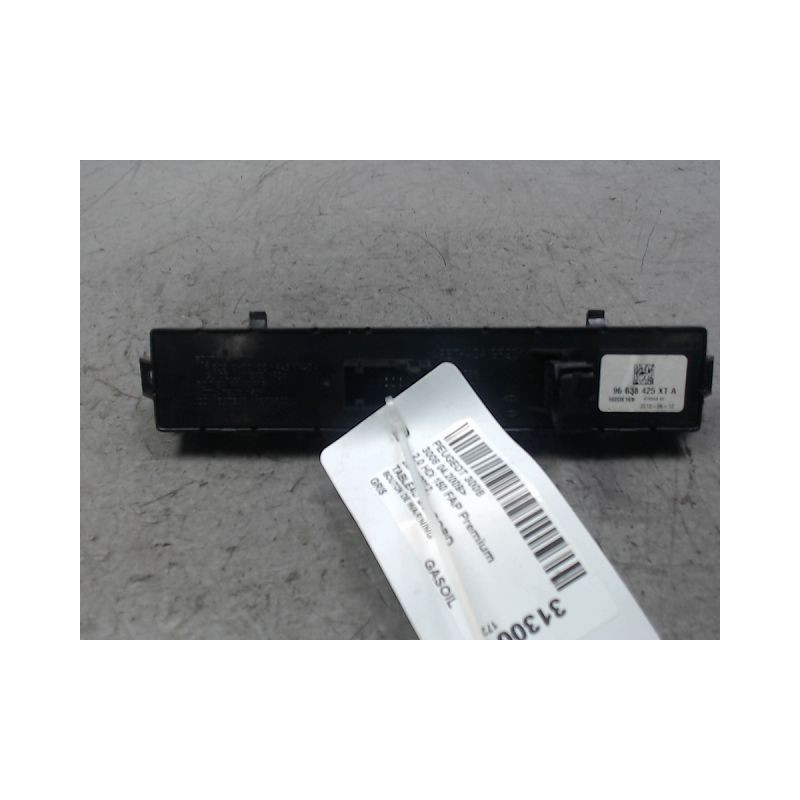 BOUTON DE WARNING PEUGEOT 3008 2009-