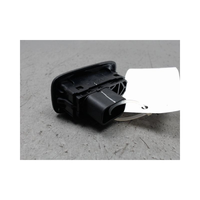 COMMANDE LEVE-GLACE PORTE AVD FORD ECOSPORT