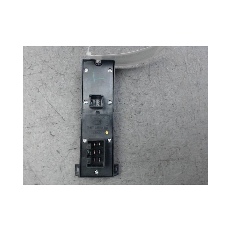 COMMANDE LEVE-GLACE PORTE AVG FORD FOCUS 2008-