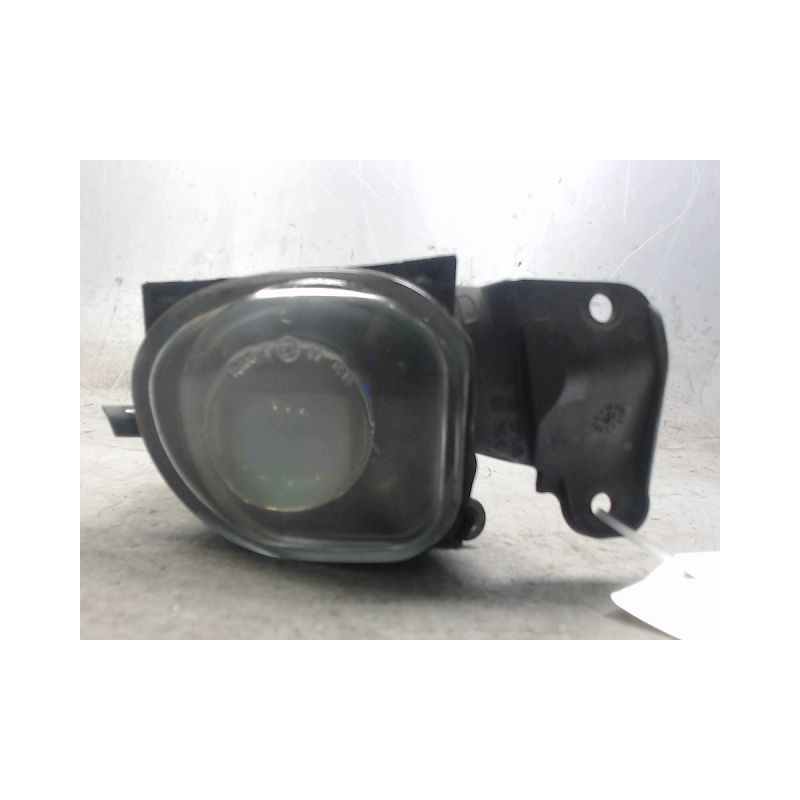 PHARE ANTIBROUILLARD AVANT DROIT AUDI A6 97-2001