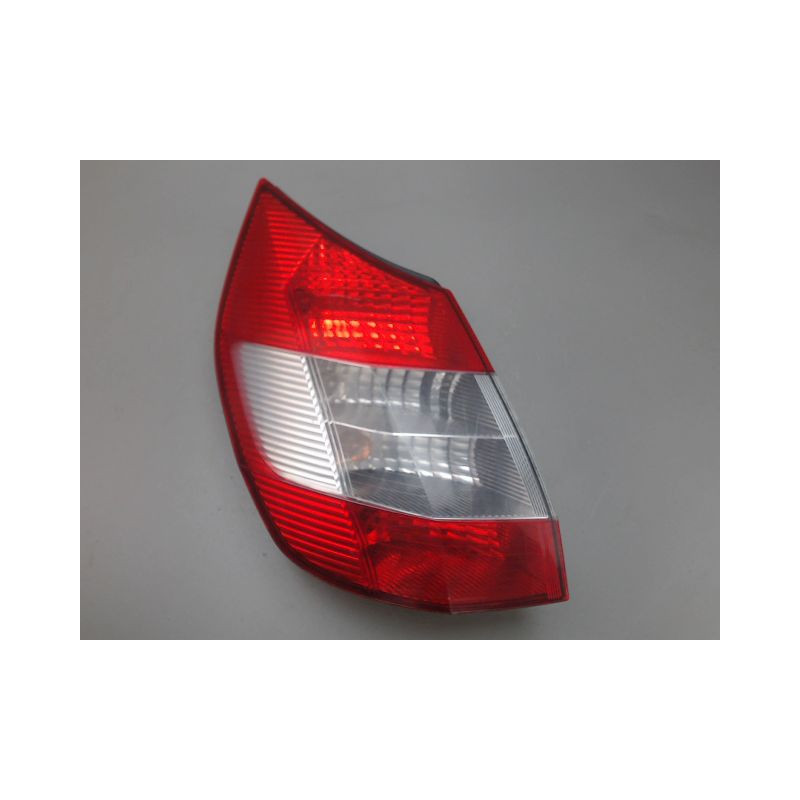 FEU ARRIERE GAUCHE  RENAULT MEGANE