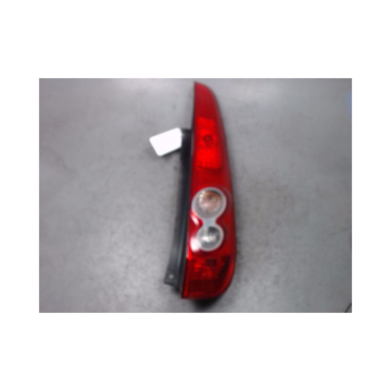 FEU ARRIERE DROIT FORD FIESTA 2005-