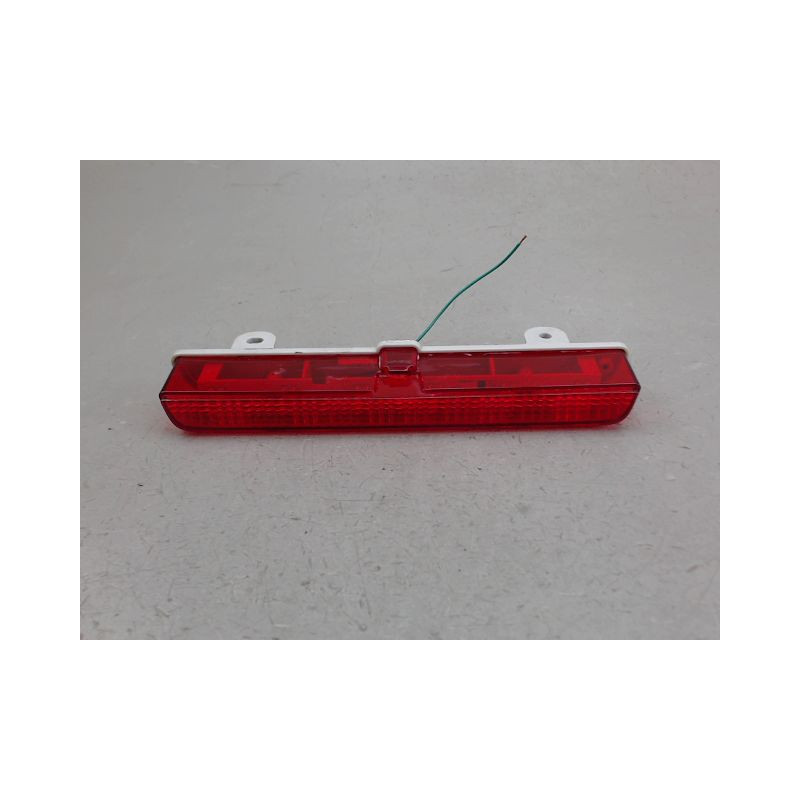 FEUX STOP SUPPLEMENTAIRE NISSAN MICRA