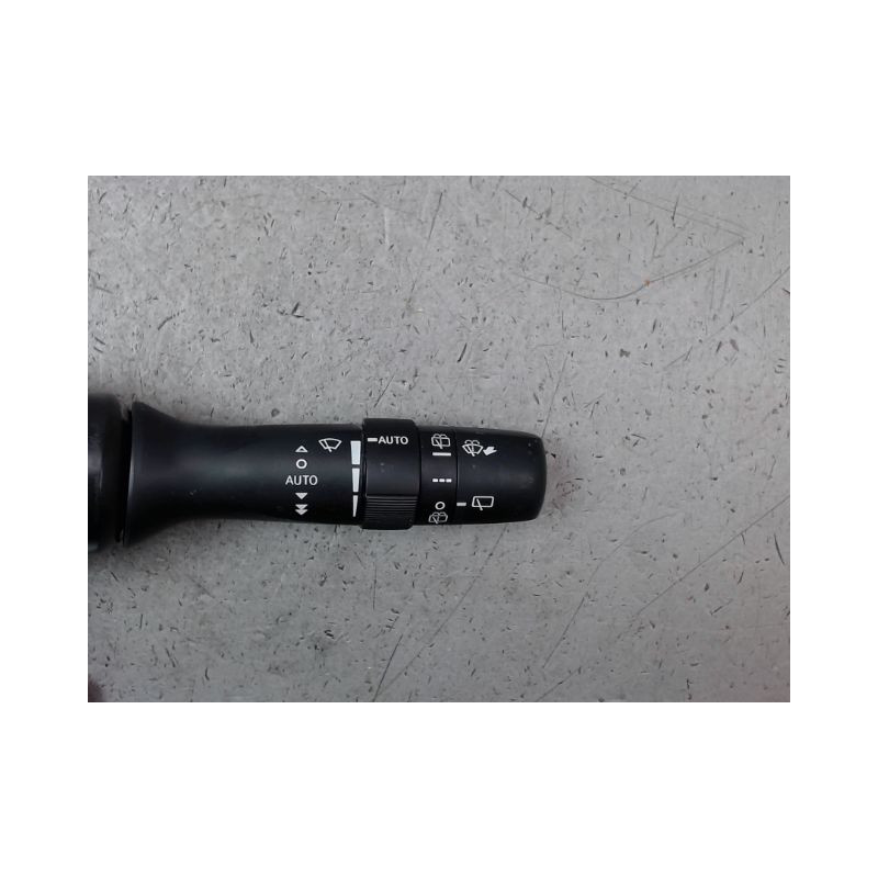 COMMANDE ESSUIE GLACE TOYOTA YARIS 2005-