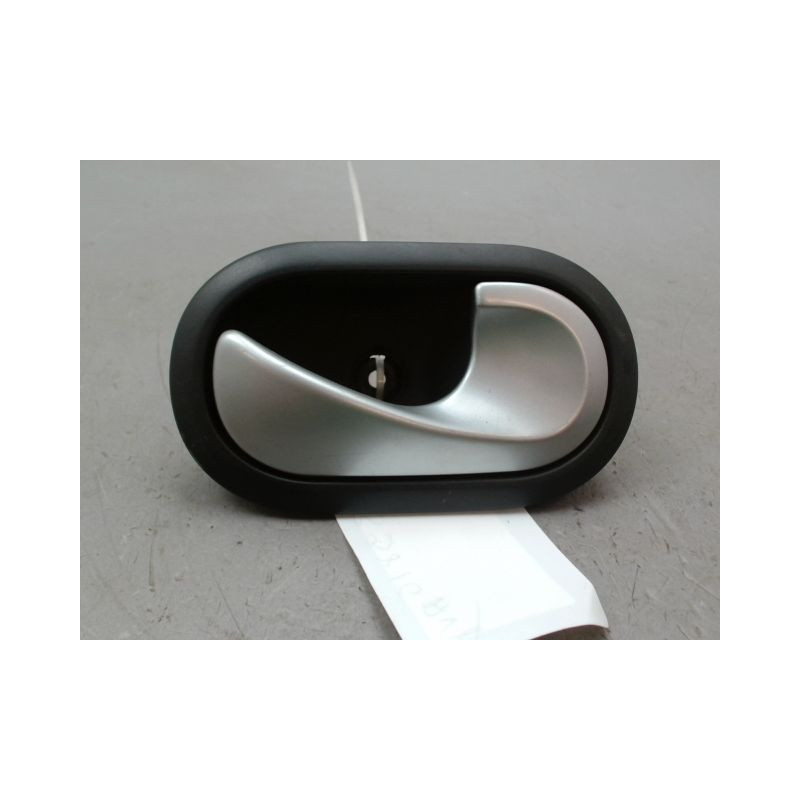 POIGNEE INTERIEURE PORTE AVANT DROIT RENAULT CLIO III Phase 1 2005-2009