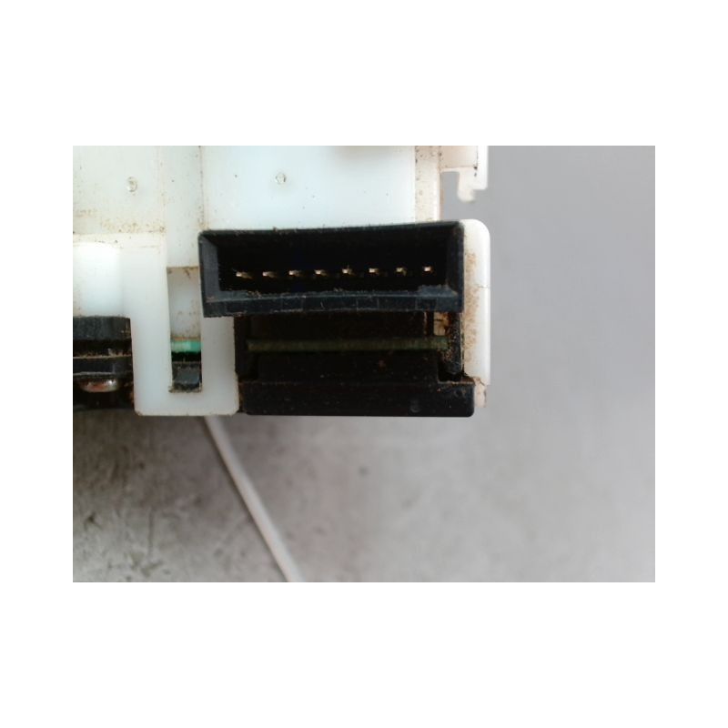 COMMANDE ESSUIE GLACE NISSAN NAVARA KING-CAB