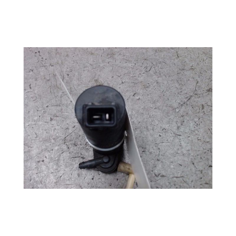 POMPE LAVE-GLACE AVANT FORD FIESTA 2005-
