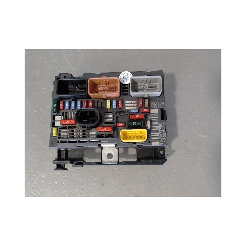 BOITE A FUSIBLES PEUGEOT 3008