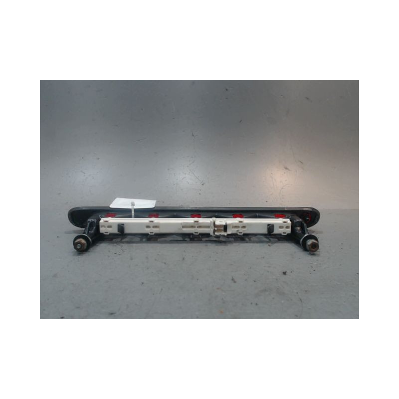 FEUX STOP SUPPLEMENTAIRE SUZUKI SWIFT