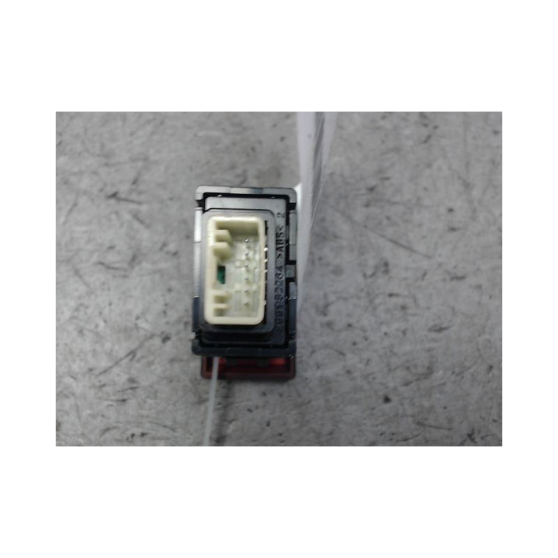 BOUTON DE WARNING KIA PICANTO