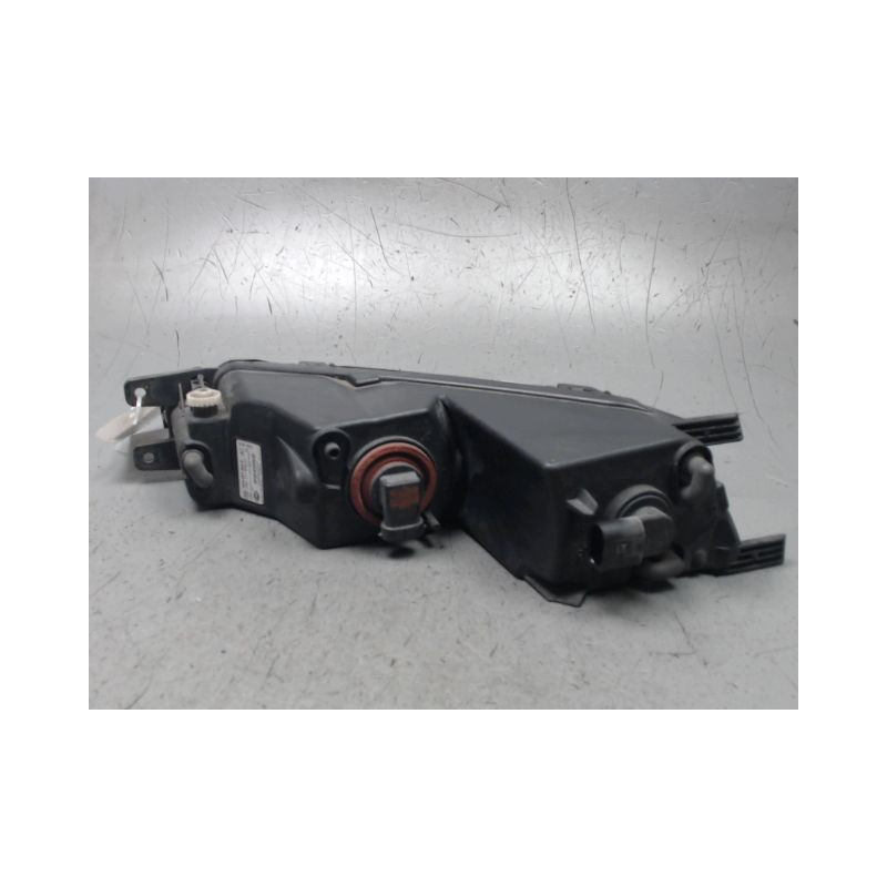 PHARE ANTIBROUILLARD AVANT DROIT VOLKSWAGEN PASSAT