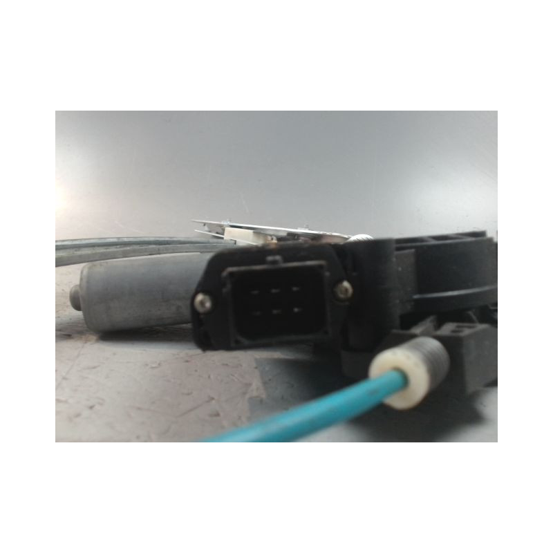 MECANISME+MOTEUR LEVE-GLACE AVANT DROIT OPEL CORSA 06-09