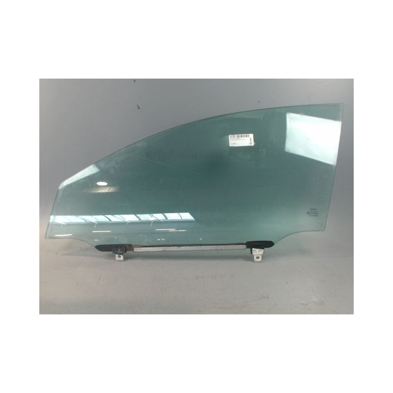 GLACE PORTE AVG TOYOTA AVENSIS BREAK 2006-