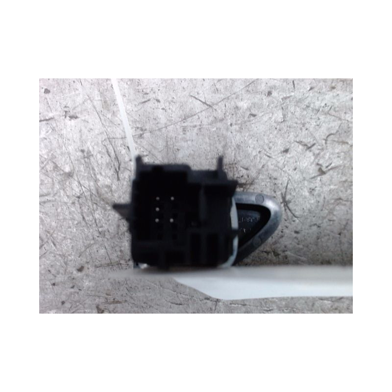 BOUTON DE WARNING RENAULT CLIO