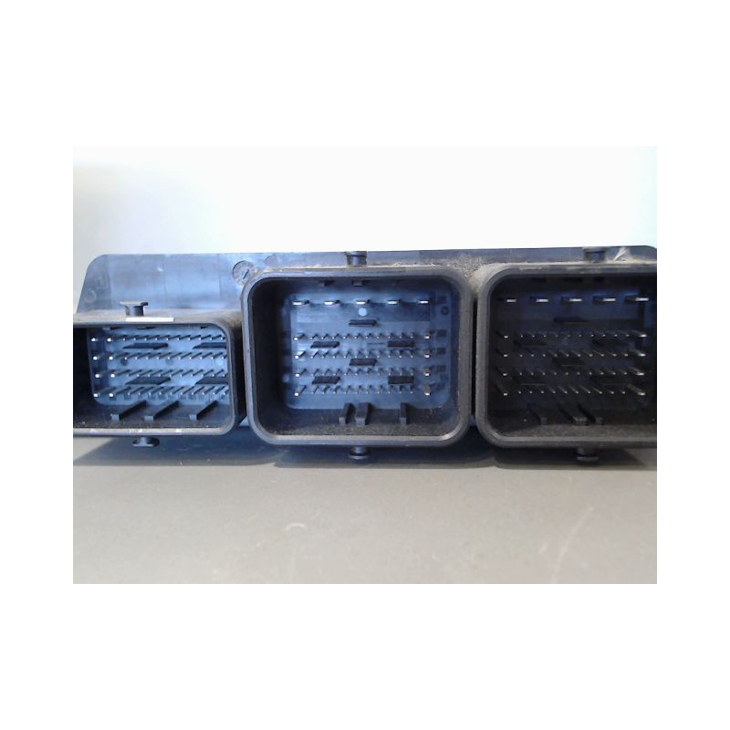 CALCULATEUR MOTEUR PEUGEOT 5008