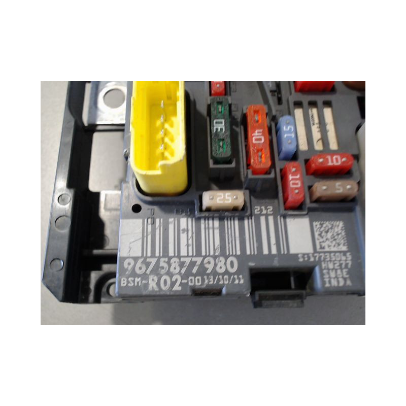 BOITE A FUSIBLES CITROEN C4