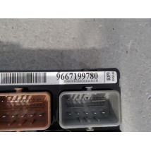 BOITE A FUSIBLES PEUGEOT 207