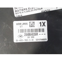 BOITE A FUSIBLES RENAULT MEGANE