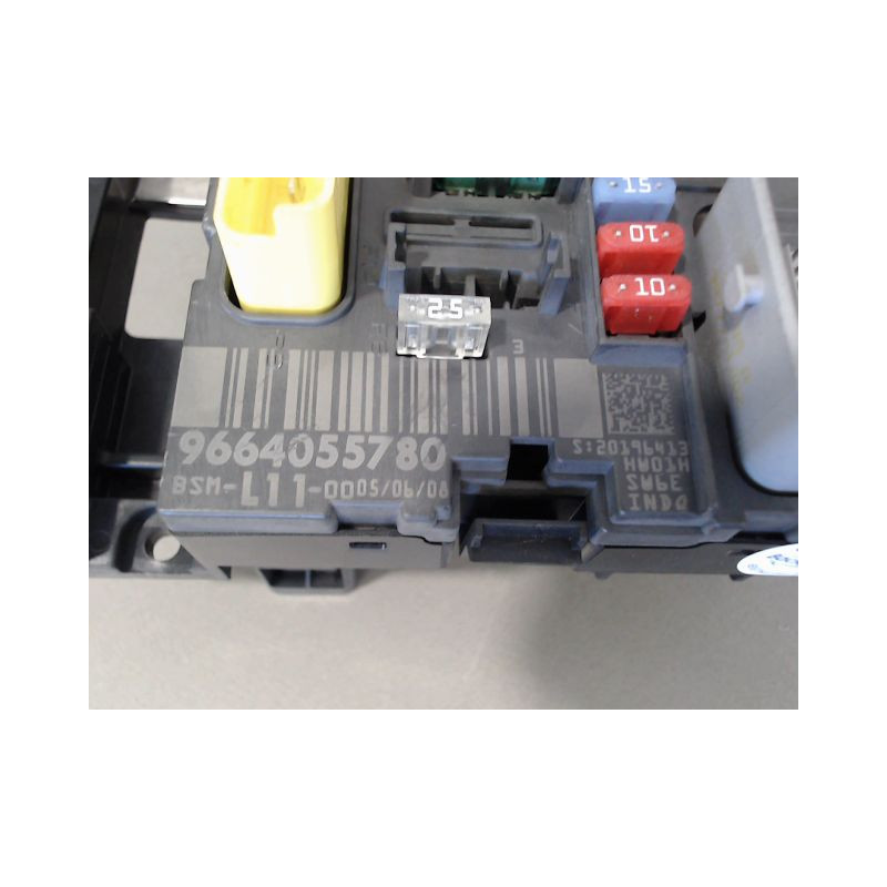 BOITE A FUSIBLES PEUGEOT 207