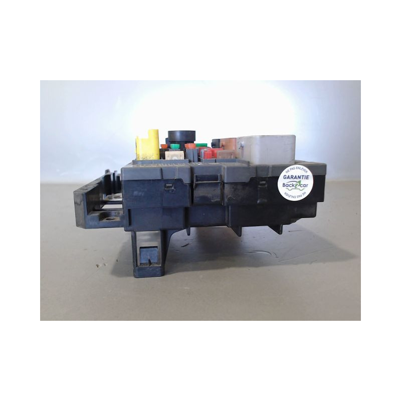 BOITE A FUSIBLES PEUGEOT 407