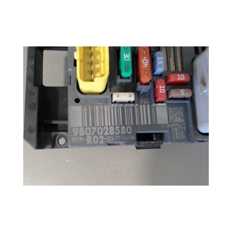 BOITE A FUSIBLES PEUGEOT 407