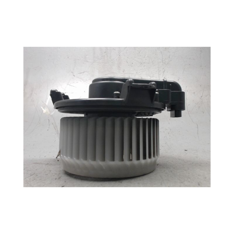 MOTEUR VENTILATEUR CHAUFFAGE TOYOTA YARIS
