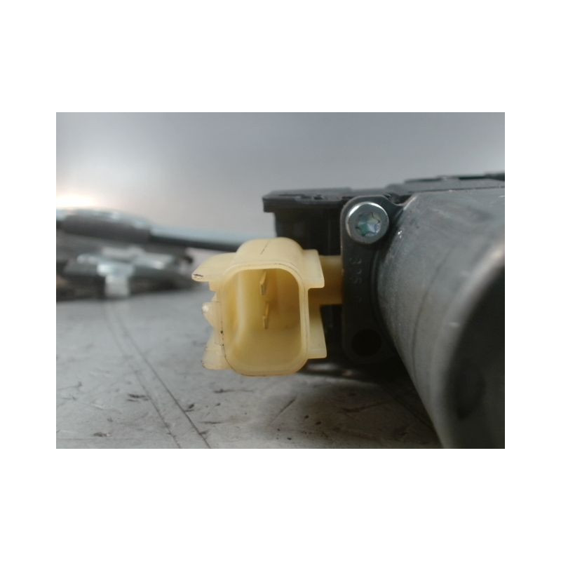 MECANISME+MOTEUR LEVE-GLACE AVANT DROIT FORD FIESTA 2010-