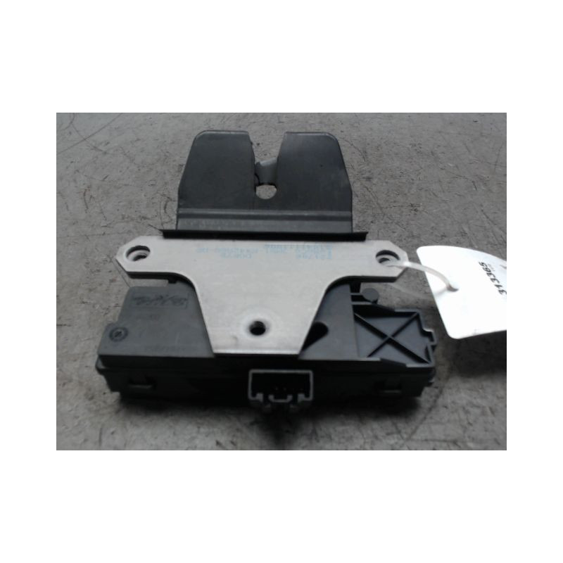 SERRURE COFFRE ARRIERE FORD FOCUS 05-07