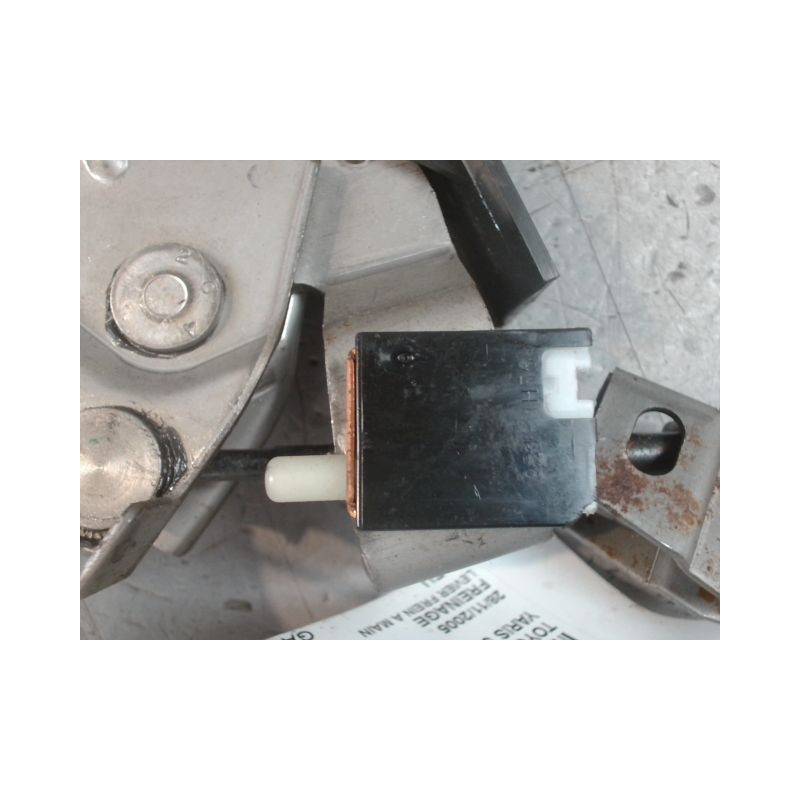 LEVIER FREIN A MAIN TOYOTA YARIS 2003-