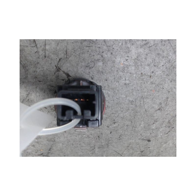 BOUTON DE WARNING NISSAN JUKE