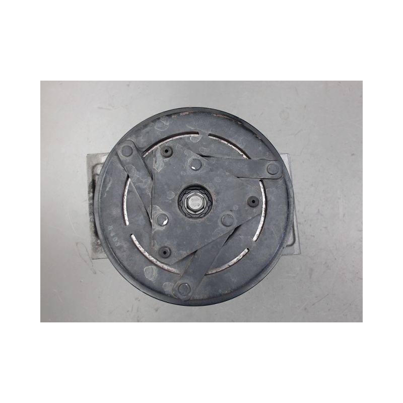 COMPRESSEUR AIR CONDITIONNE DACIA SANDERO