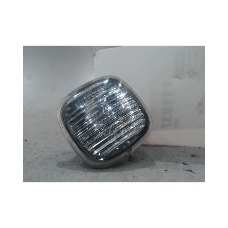 REPETITEUR AILE DROIT SKODA ROOMSTER