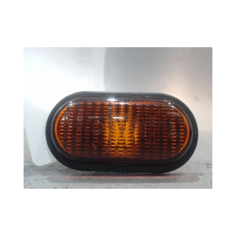 REPETITEUR AILE DROIT RENAULT TRAFIC