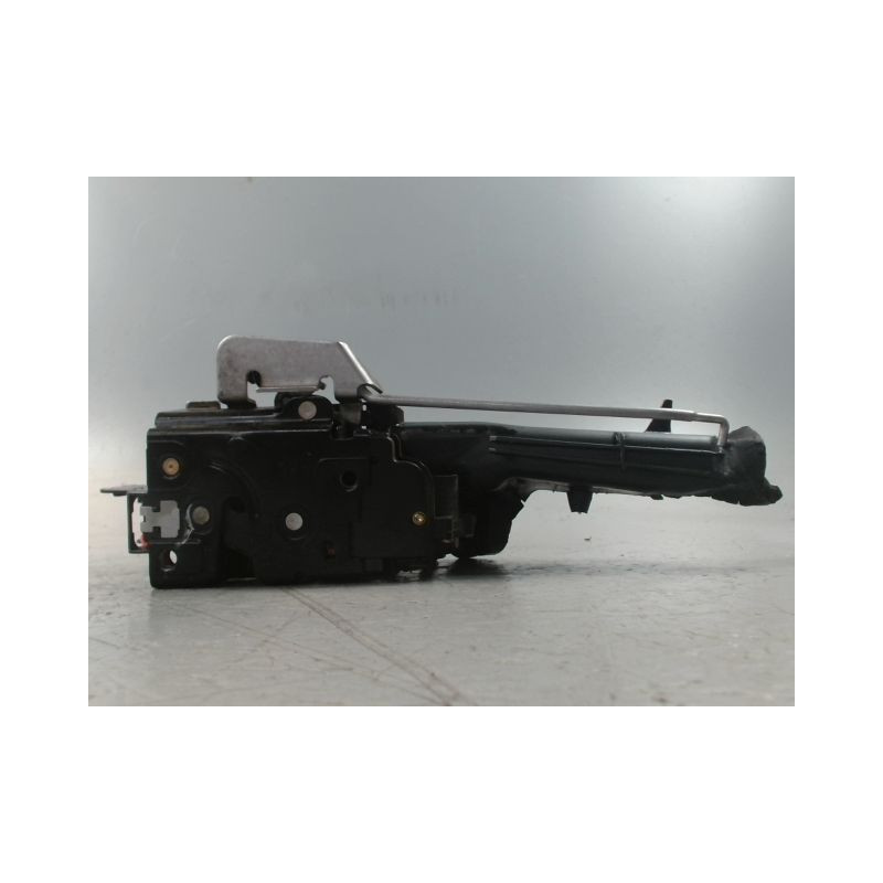 SYSTEME CONDAMNATION AVANT GAUCHE AUDI A4 AVANT 01-04