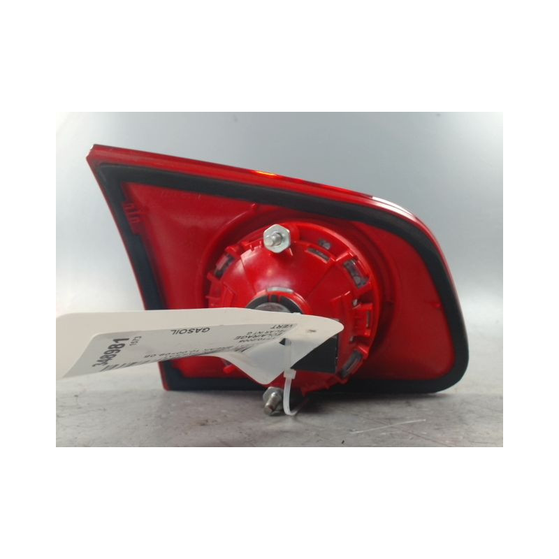 FEU ARRIERE INTERIEUR GAUCHE VOLKSWAGEN PASSAT BREAK 00-05