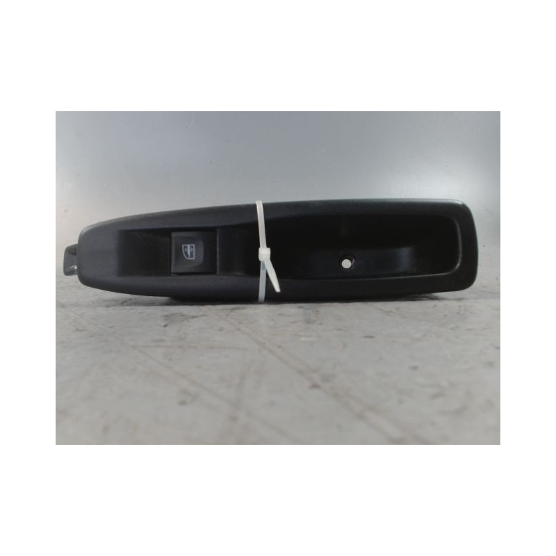 COMMANDE LEVE-GLACE PORTE ARG RENAULT CAPTUR