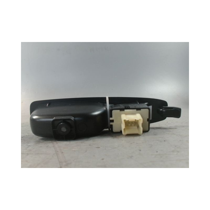 COMMANDE LEVE-GLACE PORTE ARG RENAULT CAPTUR