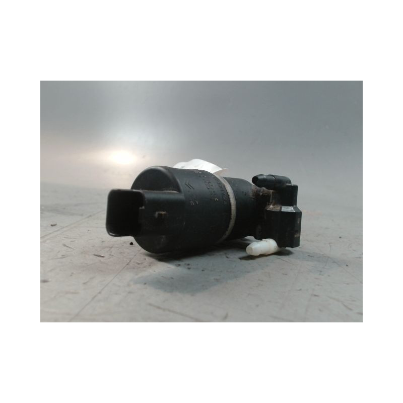 POMPE LAVE-GLACE AVANT RENAULT KANGOO -2008