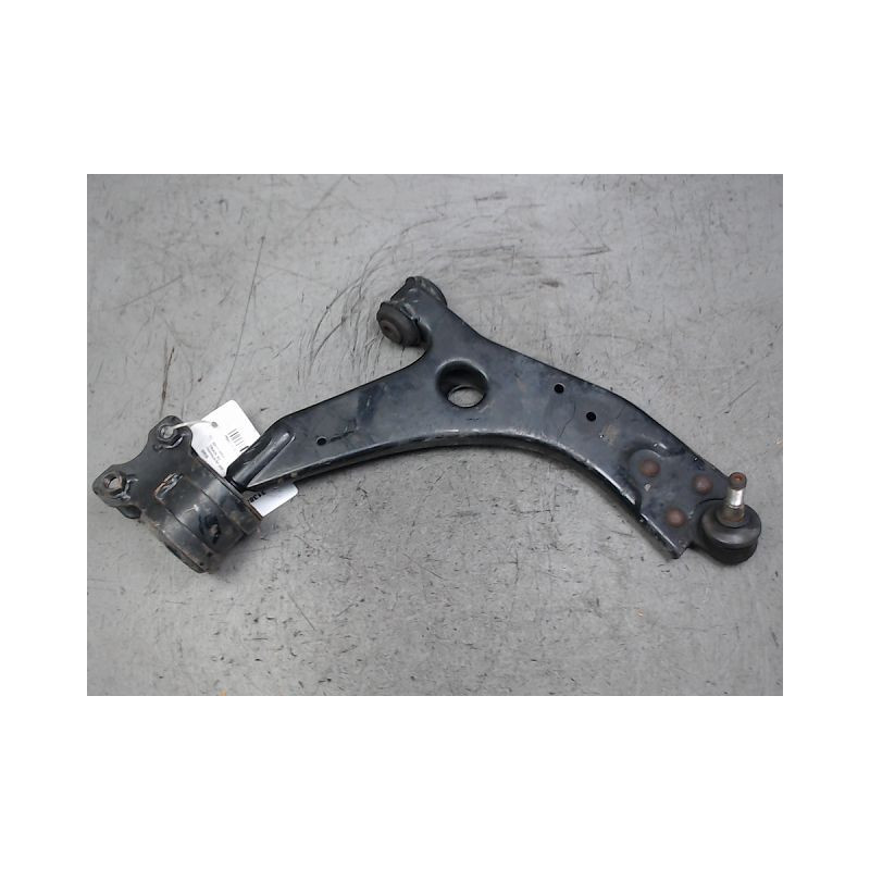 TRIANGLE INFERIEUR AVANT DROIT FORD FOCUS