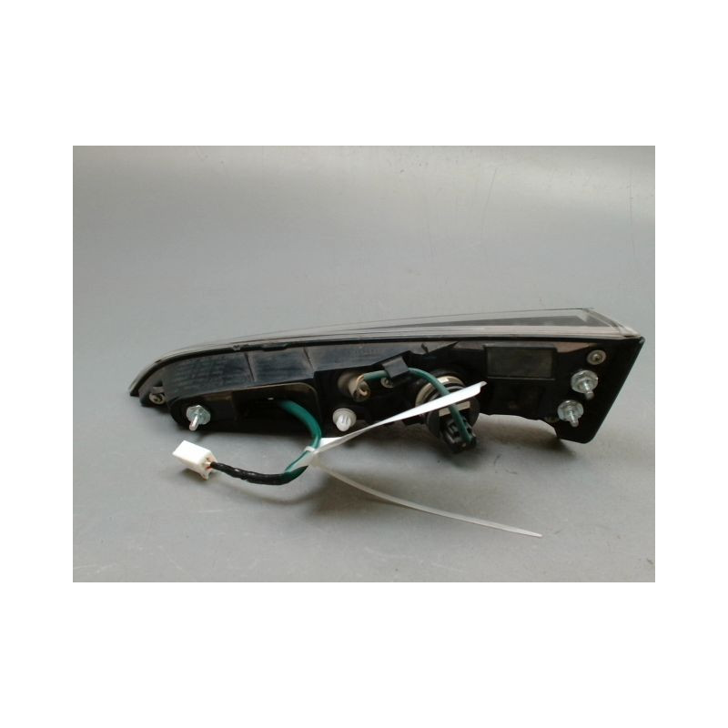 FEU ARRIERE INTERIEUR GAUCHE TOYOTA COROLLA 2004-