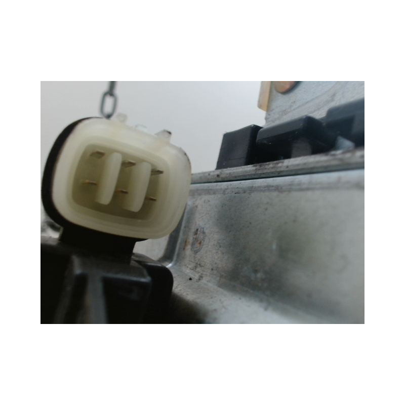 MECANISME+MOTEUR LEVE-GLACE AVANT DROIT MITSUBISHI PAJERO 2003-