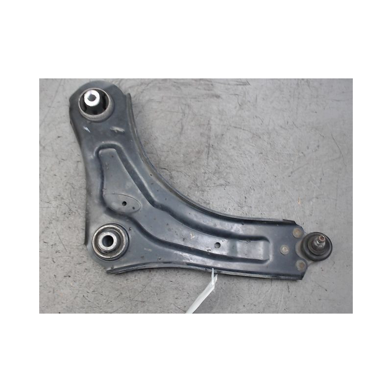 TRIANGLE INFERIEUR AVANT GAUCHE RENAULT MEGANE