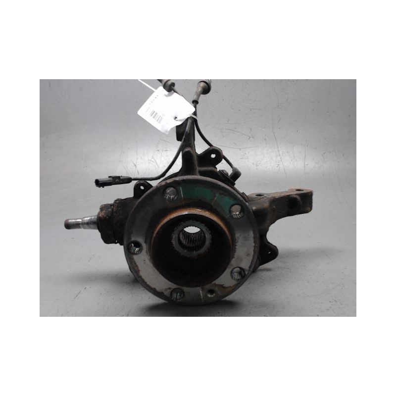 PIVOT AVANT DROIT NISSAN NV400